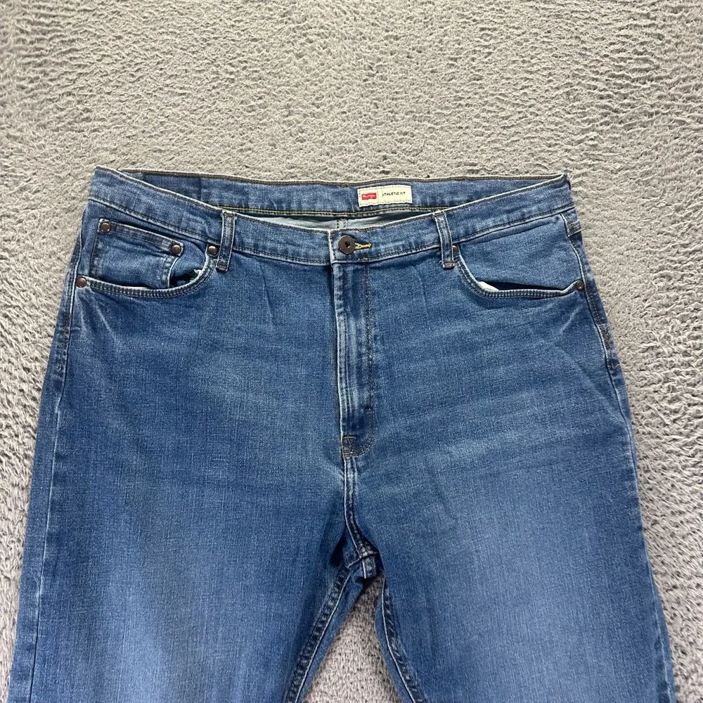 Wrangler Jeans Mens 38x32 Blue Cotton Denim Straight Leg Faded Athletic Stretch